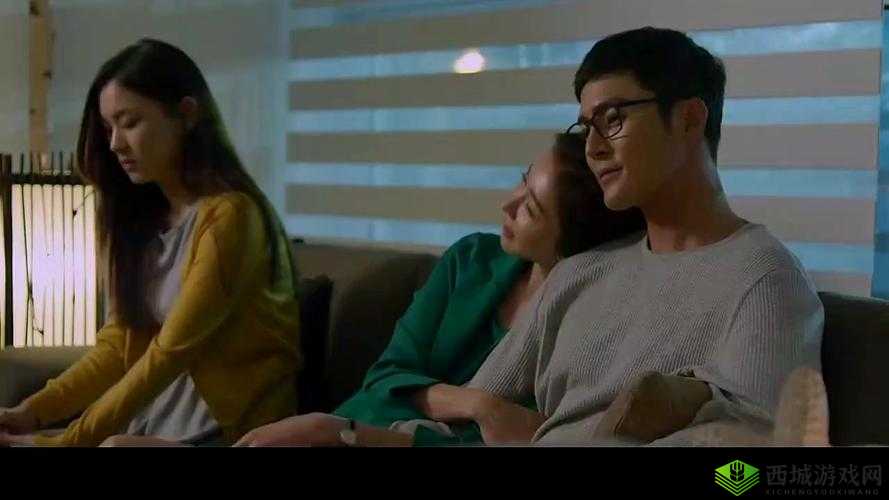 一个女子同时与两个男人交往引发的困扰探讨
