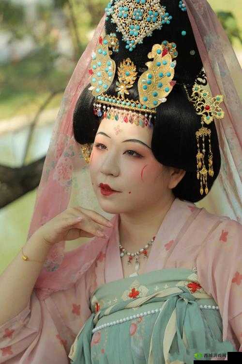 公主于御花园成功复原吃龙棍这一神奇之举
