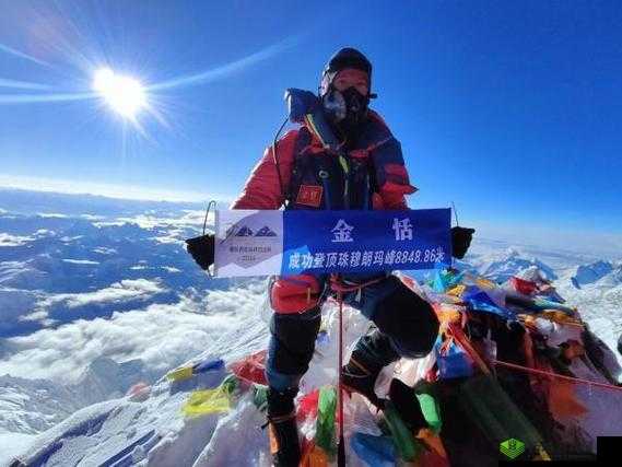 双手攀上那两团高峰的震撼瞬间及背后故事